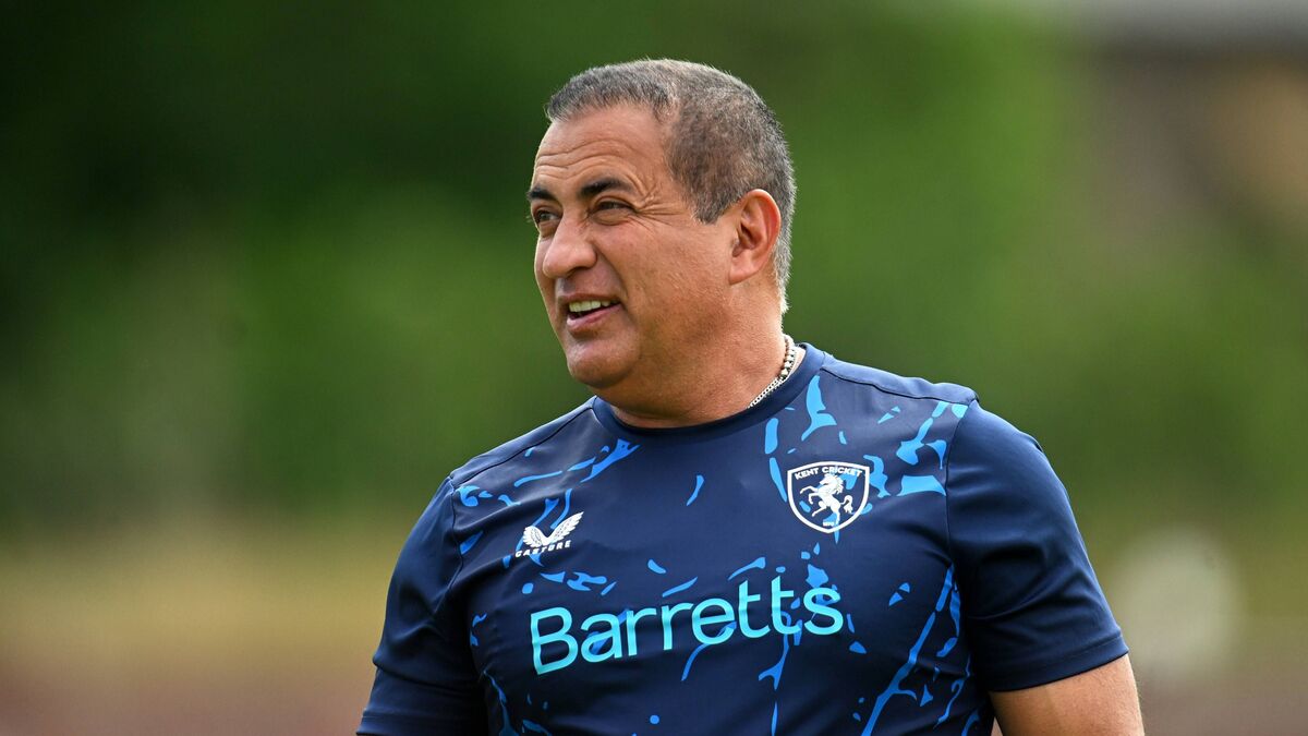 इंग्लैंड के पूर्व क्रिकेटर एडम होलियोके ने किया चौंकाने वाला खुलासा - परिवार का पेट पालने और दिवालियापन से उबरने के लिए पिंजरे में लड़ाई (केज फाइटिंग) शुरू की