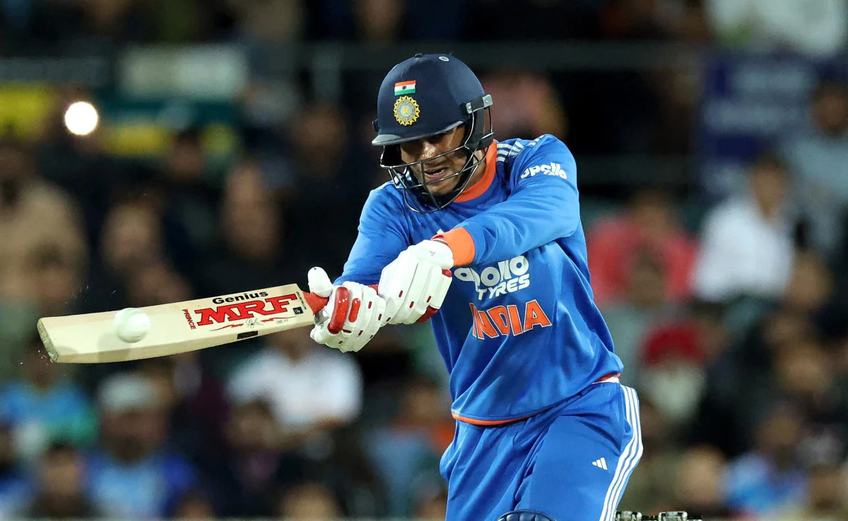 "जल्दी आउट हुए शुभमन गिल, फैंस बोले – ‘वह बाबर आजम बनने जा रहे है’ 