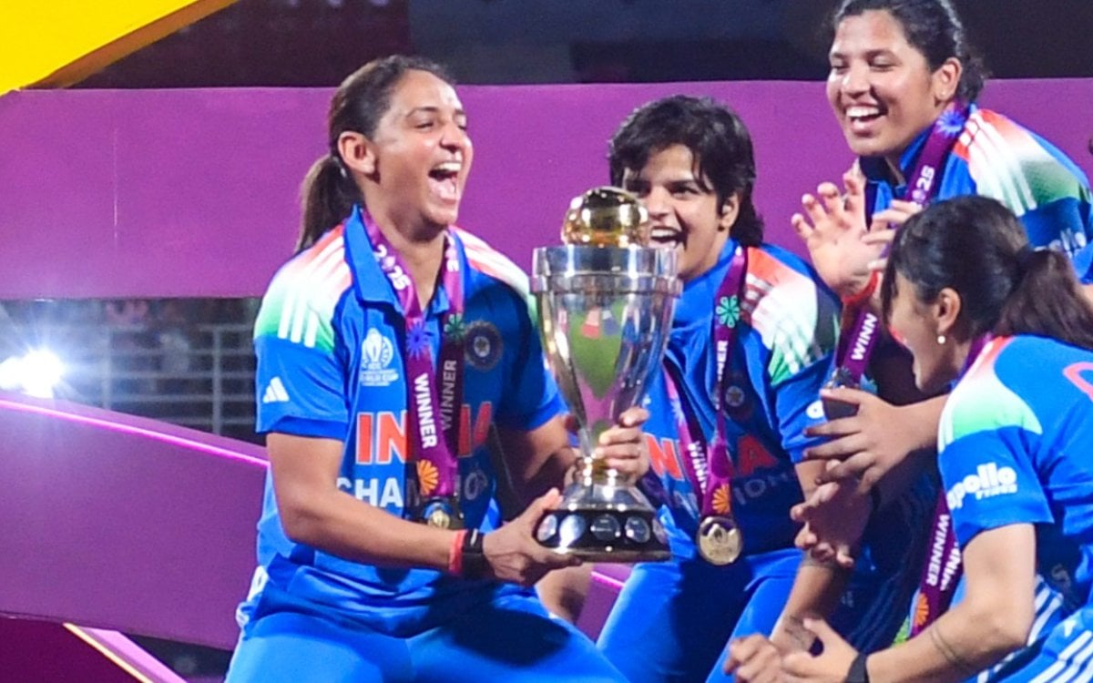 पीएम मोदी से मुलाकात से पहले भारतीय महिला टीम का दिल्ली में शानदार जश्न, देखें वीडियो