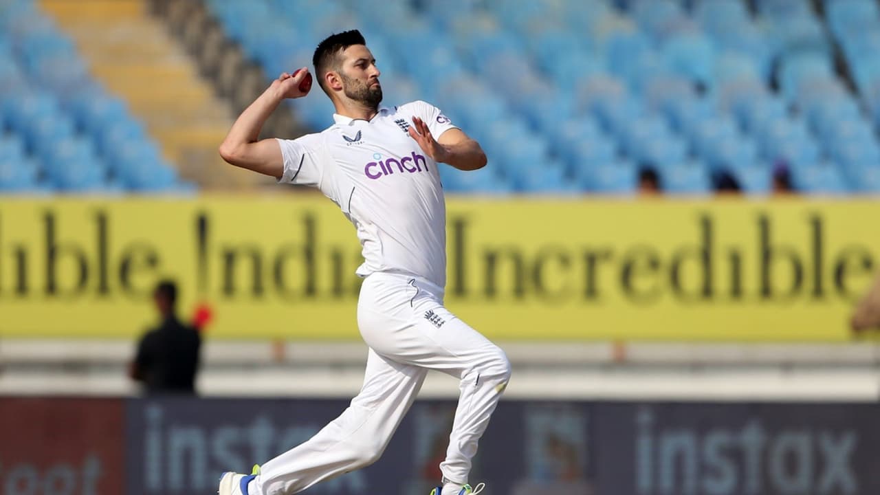 एशेज 2025-26: घुटने की समस्या के कारण मार्क वुड दूसरे टेस्ट से बाहर हुए