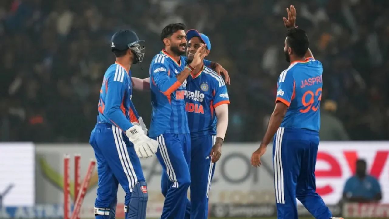 IND vs SA 2025, 1st T20I: सिर्फ 74 रनों पर ढेर हुई साउथ अफ्रीका, भारत ने 101 रन से दर्ज की धमाकेदार जीत