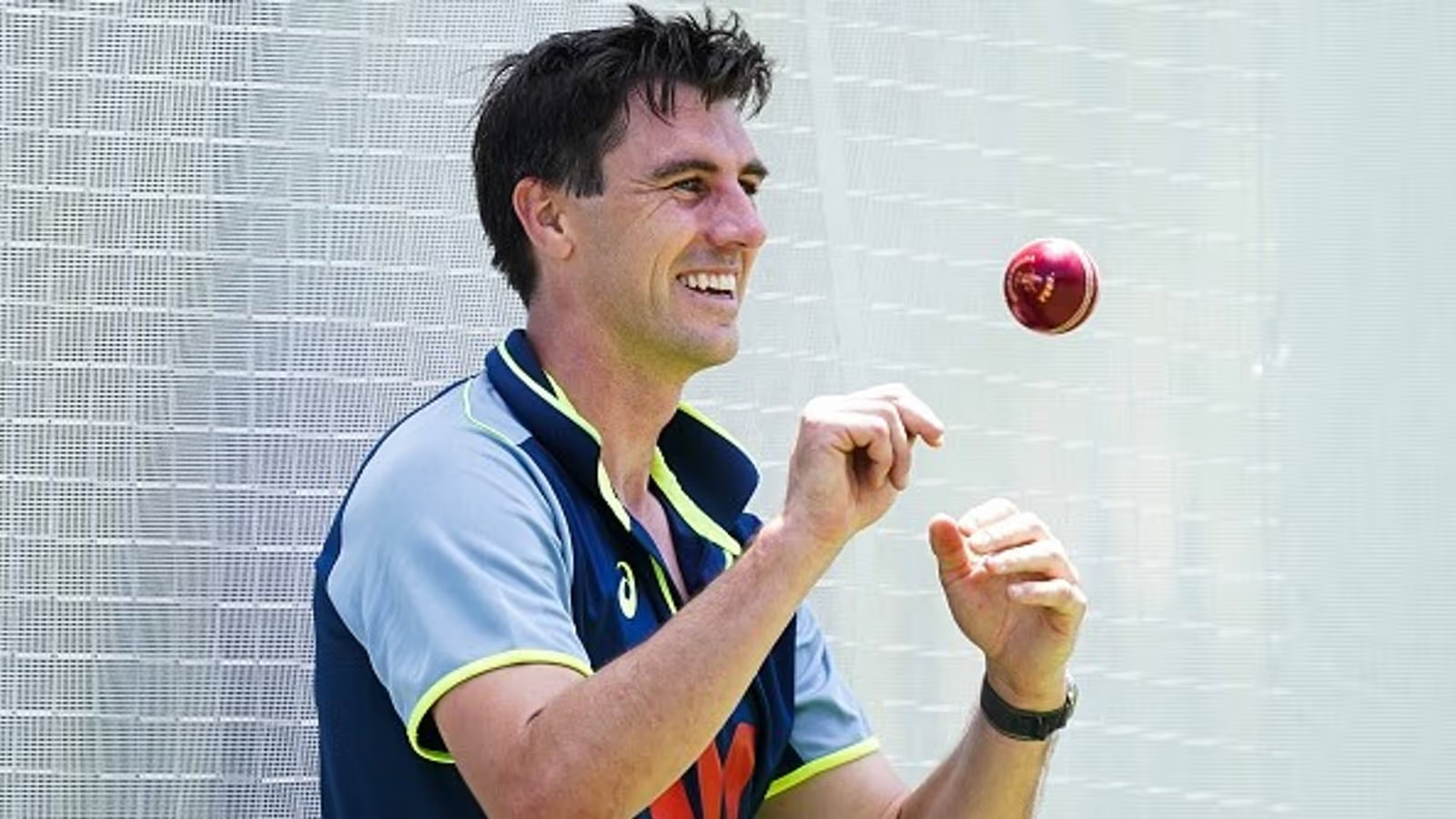 एशेज 2025-26: गाबा टेस्ट में पैट कमिंस की वापसी संभव, ऑस्ट्रेलिया ने प्लेइंग इलेवन के ऐलान में की देरी