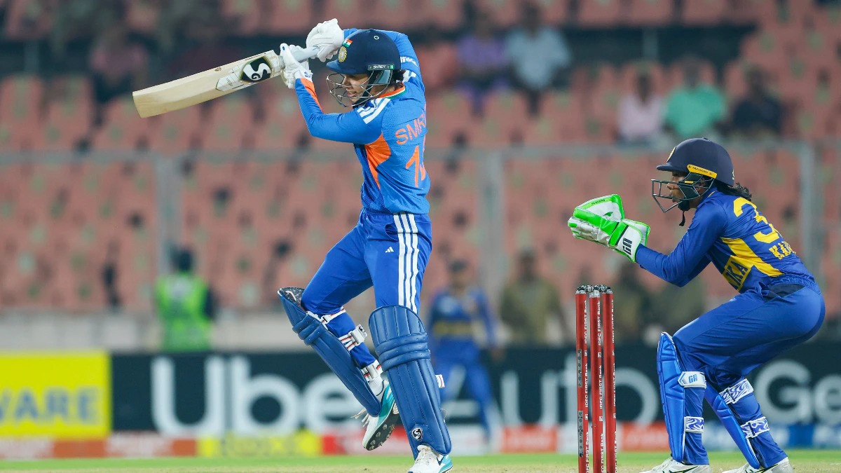 स्मृति मंधाना ने अंतरराष्ट्रीय क्रिकेट में 10000 रन पूरे किए, ऐसा करने वाली वह चौथी बल्लेबाज बनीं