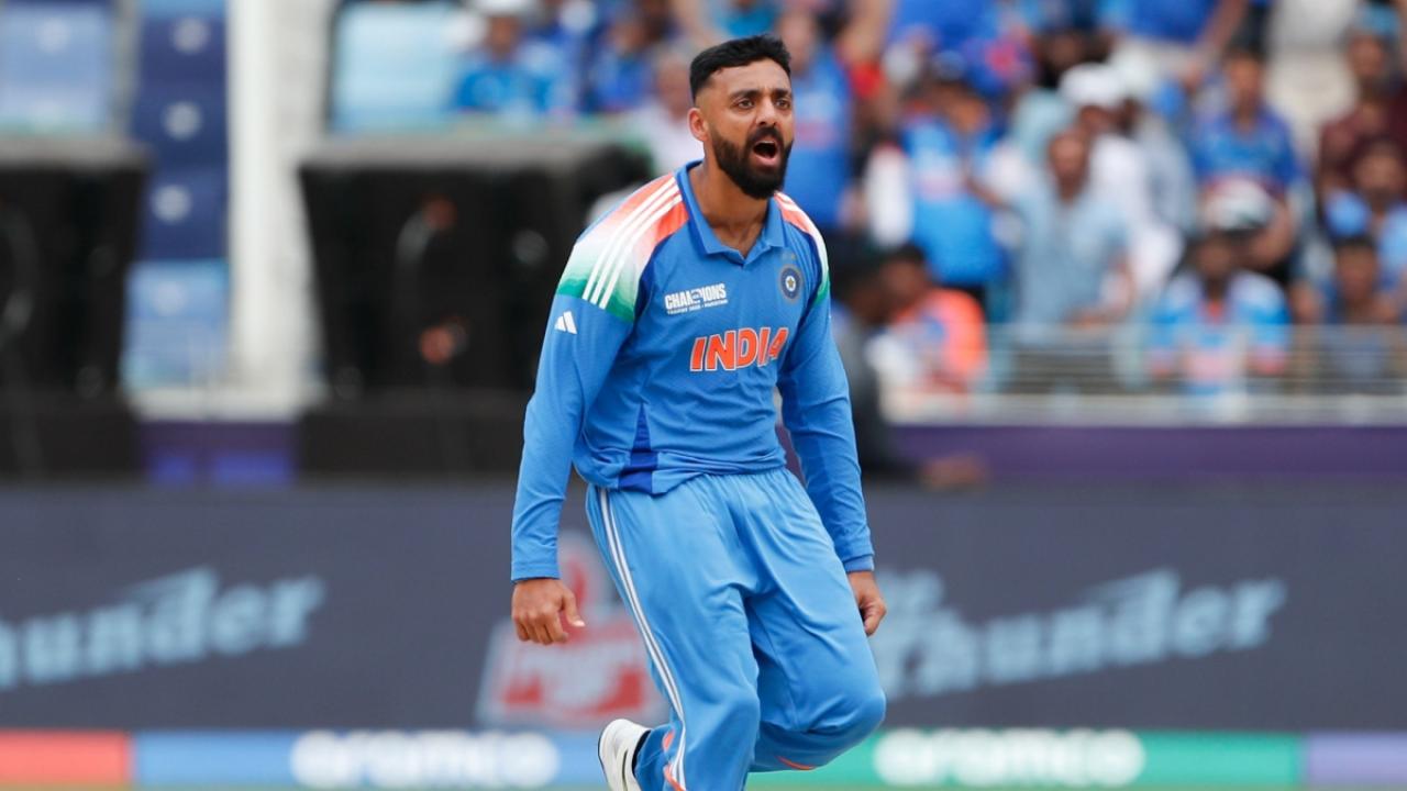 इंटरनेशनल क्रिकेट में 2025 में सबसे ज्यादा विकेट लेने वाले टॉप-5 भारतीय गेंदबाज, वरुण चक्रवर्ती का नाम भी शामिल है