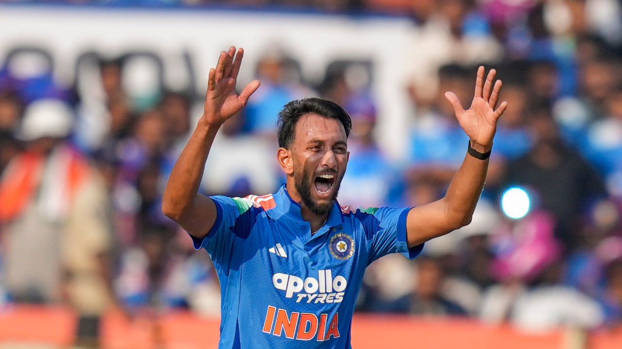 IND vs SA 2025: आर अश्विन ने प्रसिद्ध कृष्णा के आलोचकों को दिया कड़ा संदेश - 'अच्छे प्रदर्शन से गुणवत्ता हमेशा निखर कर आती है'