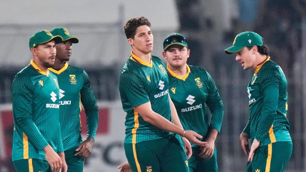 IND vs SA 2025: दक्षिण अफ्रीका को डबल झटका, ये 2 खिलाड़ी तीसरे वनडे के साथ-साथ टी20 सीरीज से भी बाहर हुए