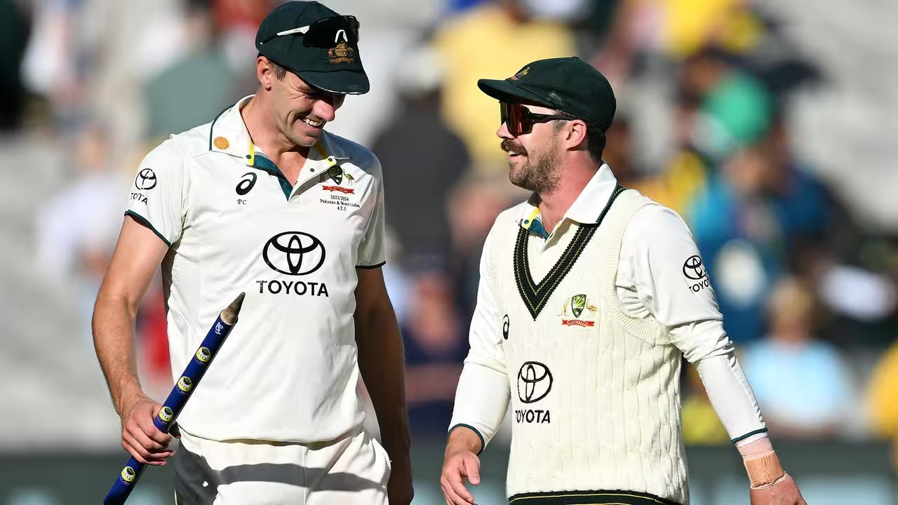 Ashes 2025-26: ट्रैविस हेड ने लचीली बल्लेबाजी भूमिकाओं पर पैट कमिंस की बात दोहराई - ‘बैटिंग ऑर्डर इतना बड़ा मुद्दा नहीं, थोड़ा ओवररेटेड’