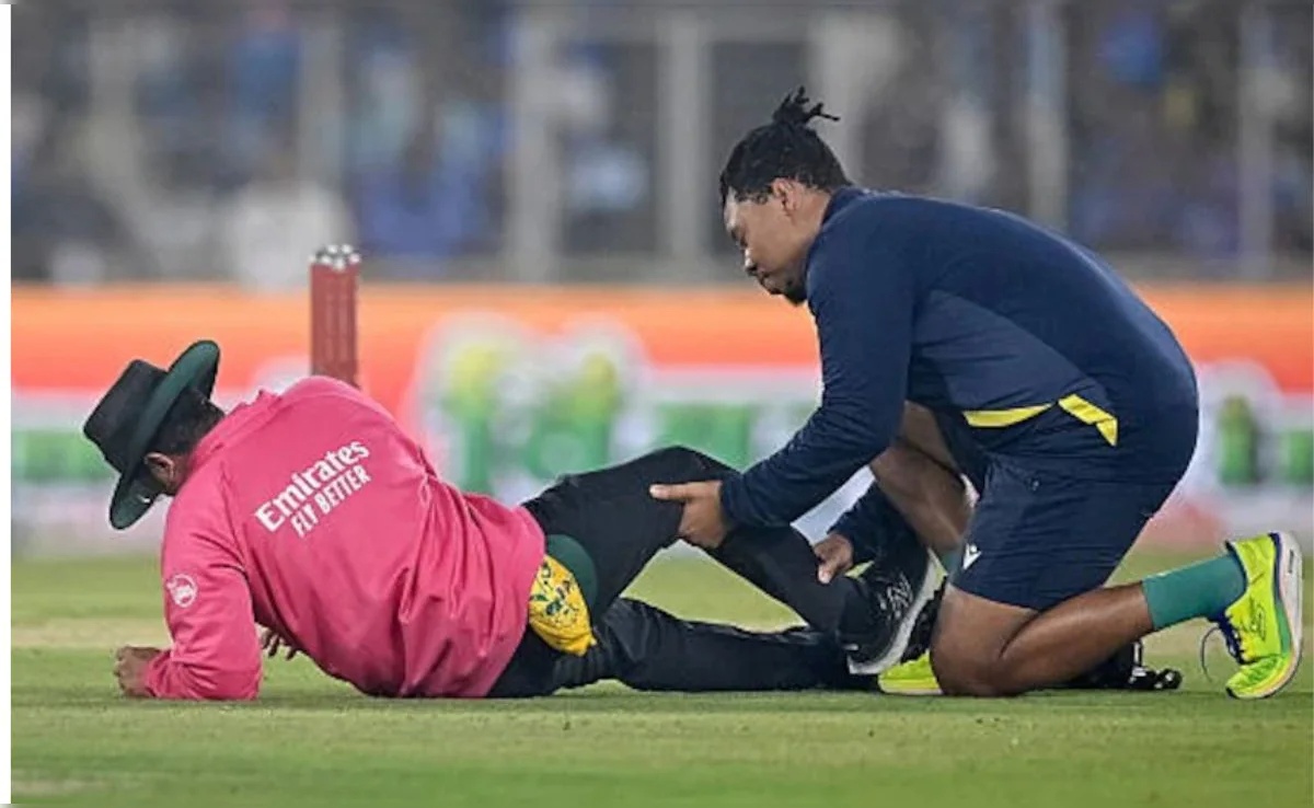 IND vs SA 2025: संजू सैमसन की ड्राइव घुटने पर लगने से अंपायर रोहन पंडित दर्द से कराह उठे