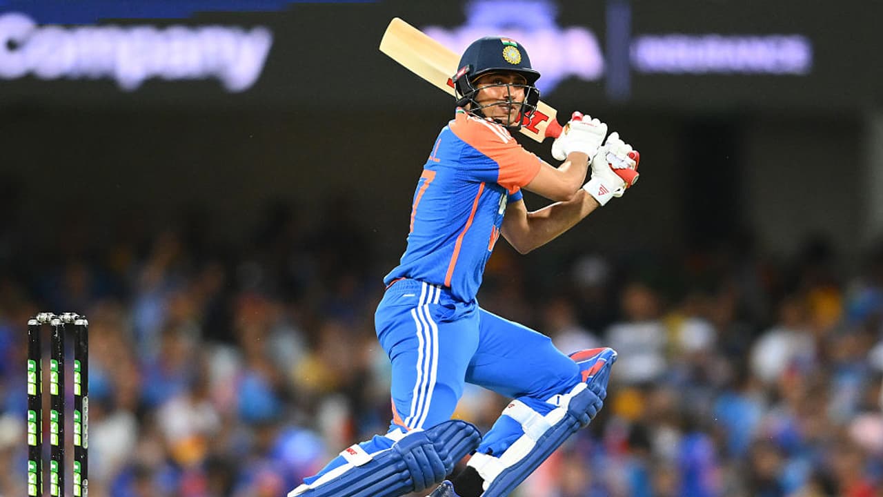 IND vs SA 2025: चोपड़ा ने गिल के पहले टी20I में संघर्ष का कारण बताया - ‘वह सैमसन का दबाव महसूस कर रहे हैं’