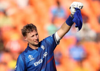 जो रूट की मौजूदगी से टीम को रोज़ाना बूस्ट मिलता है, ब्रूक ने कहा।