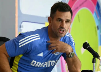 रयान टेन डोएशेट: पाकिस्तान का दो हफ़्ते का कोलंबो स्टे भारत के लिए मुश्किल बना देता है