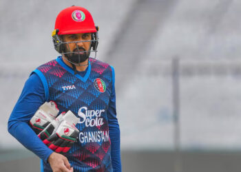 ICC ने AFG बनाम SA मैच में अंपायर के निर्देशों का उल्लंघन करने पर मोहम्मद नबी पर जुर्माना लगाया